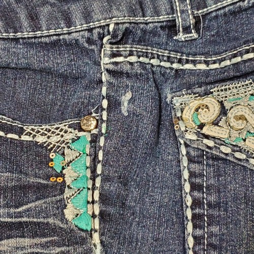 Squeeze Girls Sz 10 Denim Blue Jean Shorts Embellished Embroidered Whiskered - Picture 9 of 9