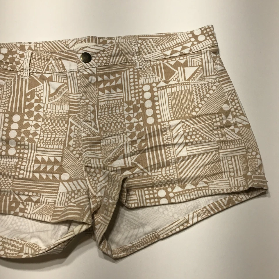 H&M 短短裤女式 8 码几何印花奶油色弹力拉链门襟 — 第 4/4 张图片