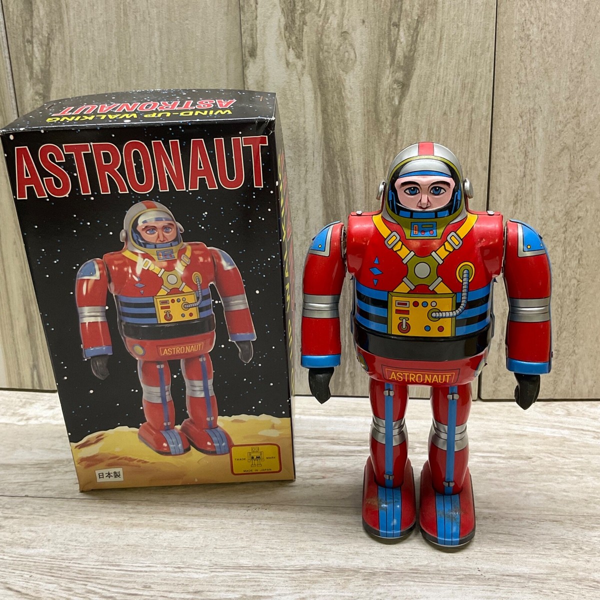 ブリキ玩具ロボット●WIND-UP WALKING ASTRONAUT il_fullxfull.5848528109_atr9.jpg