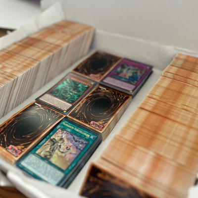   Yu-Gi-Oh Karten Sammlung | 100 - 1000 Karten mit Holo Glitzer Englisch 