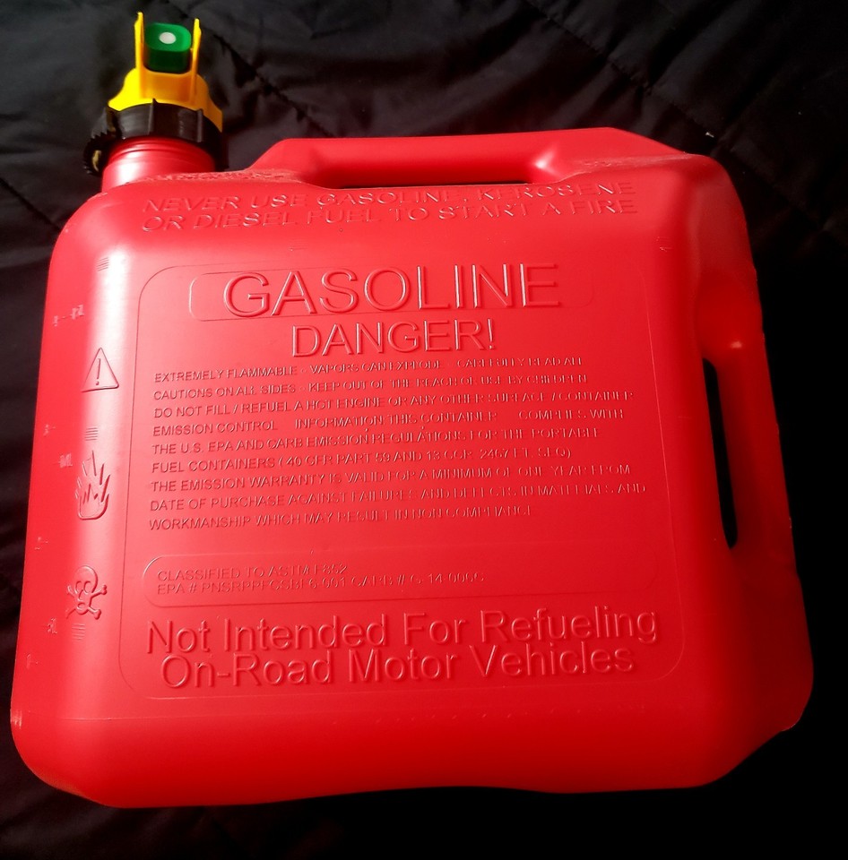 NO-SPILL 5-GALLON PLASTIC GAS CAN, Made in USA, 1450-V6 | eBay