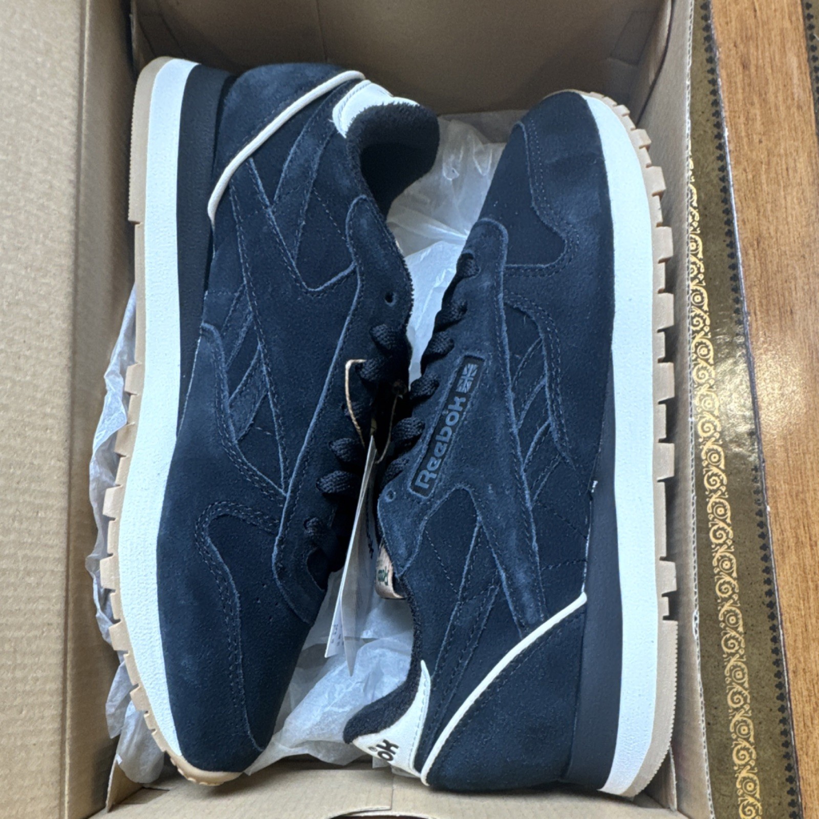 Reebok Classic Leather 1985 VINT Black White GY9856 Low Top Lace Up Sneakers thumbnail 4