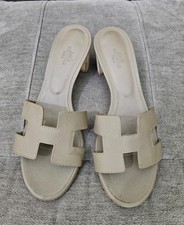 Hermès Etoupe Epsom Calfskin Oasis Sandals 38