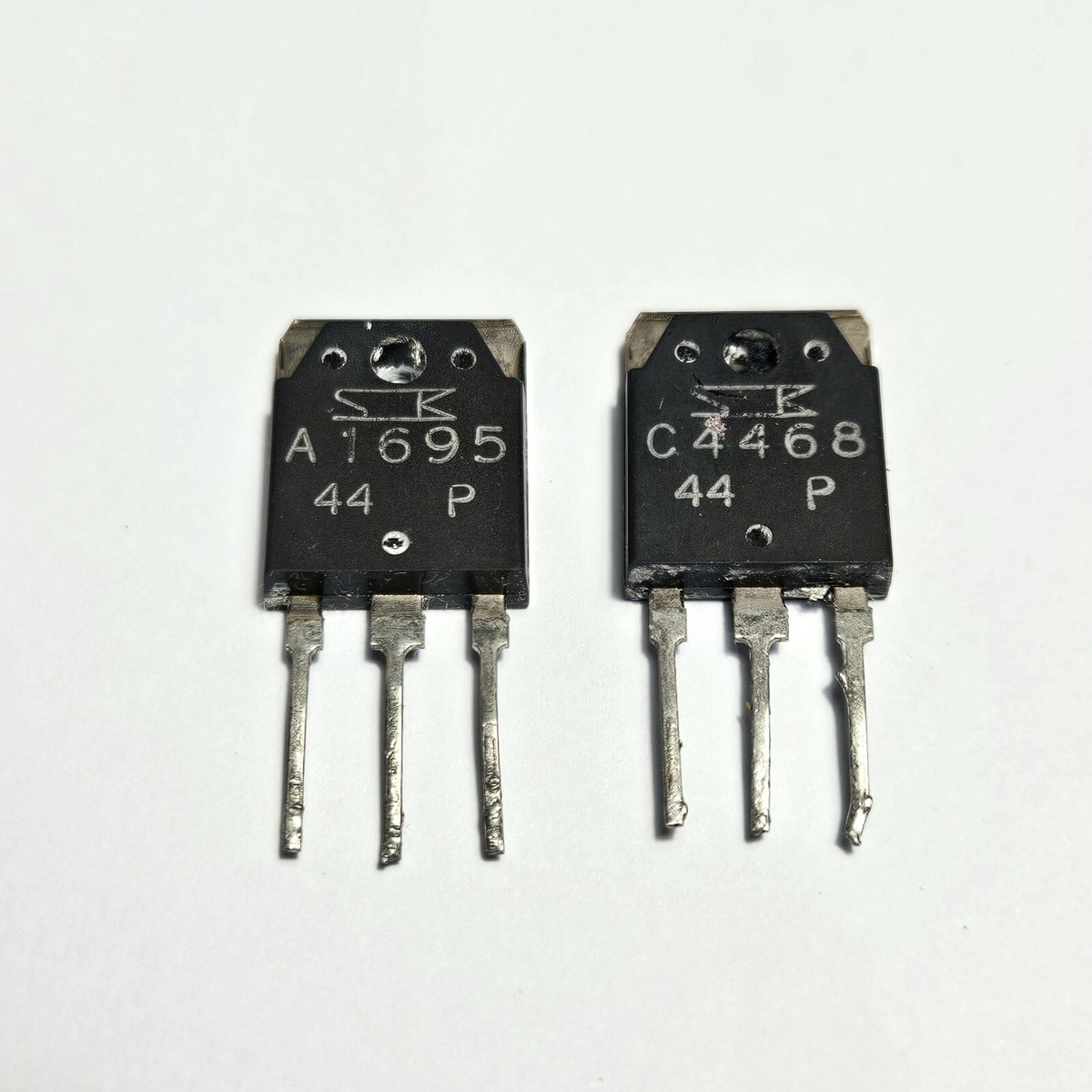 A1695/C4468 Electrical Transistor, 5 A, 60 V At ₹ 250/piece In Chennai - Foto 6