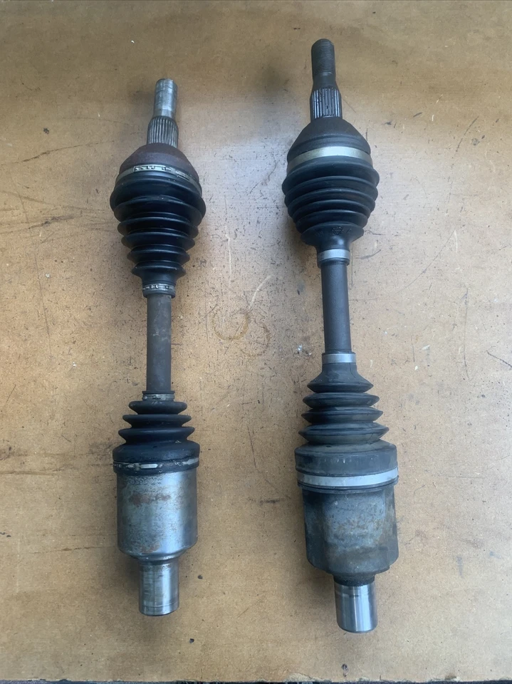 Conjunto de eje delantero derecho e izquierdo Cadillac Deville 2000-2004 GM 26054246 Foto 3 de 4