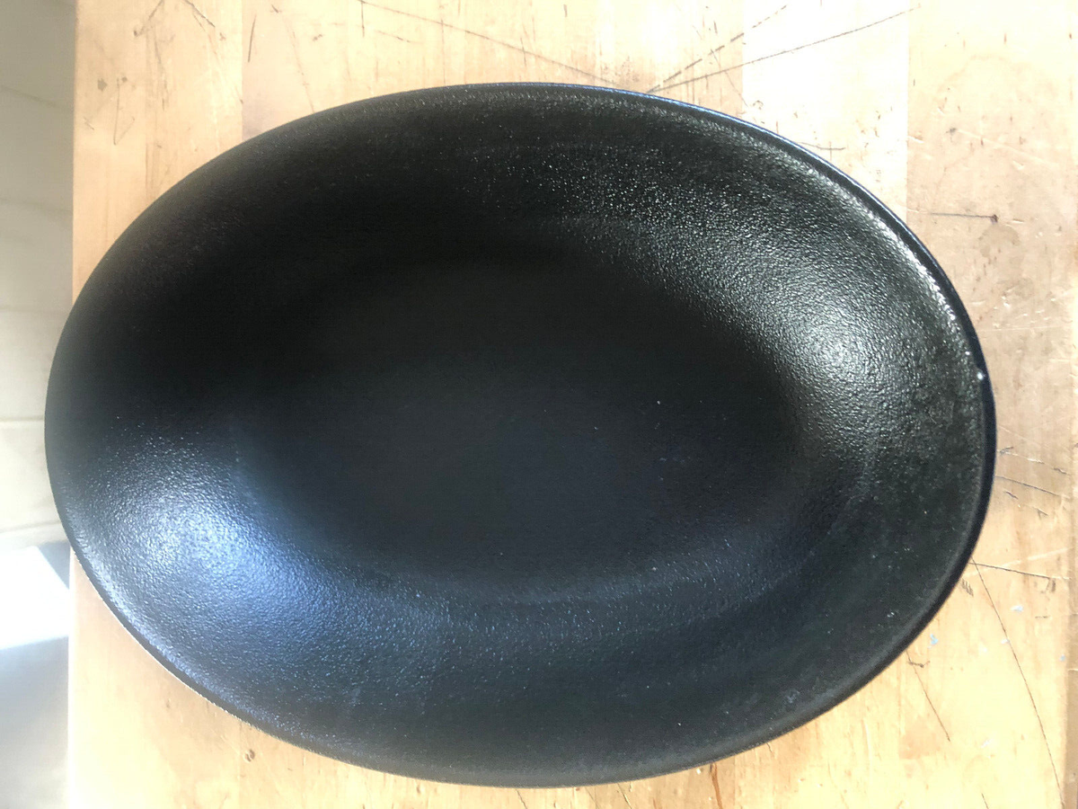 Maxwell Williams Caviar 25cm Oval Plate/dish UK