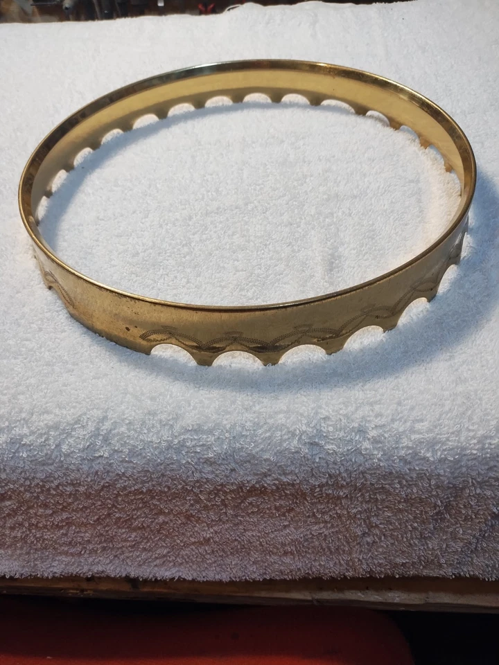 Vintage banjo part, 1920s Ludwig Ambassador rim skirt, gold plated, engraved - Image 4 of 4