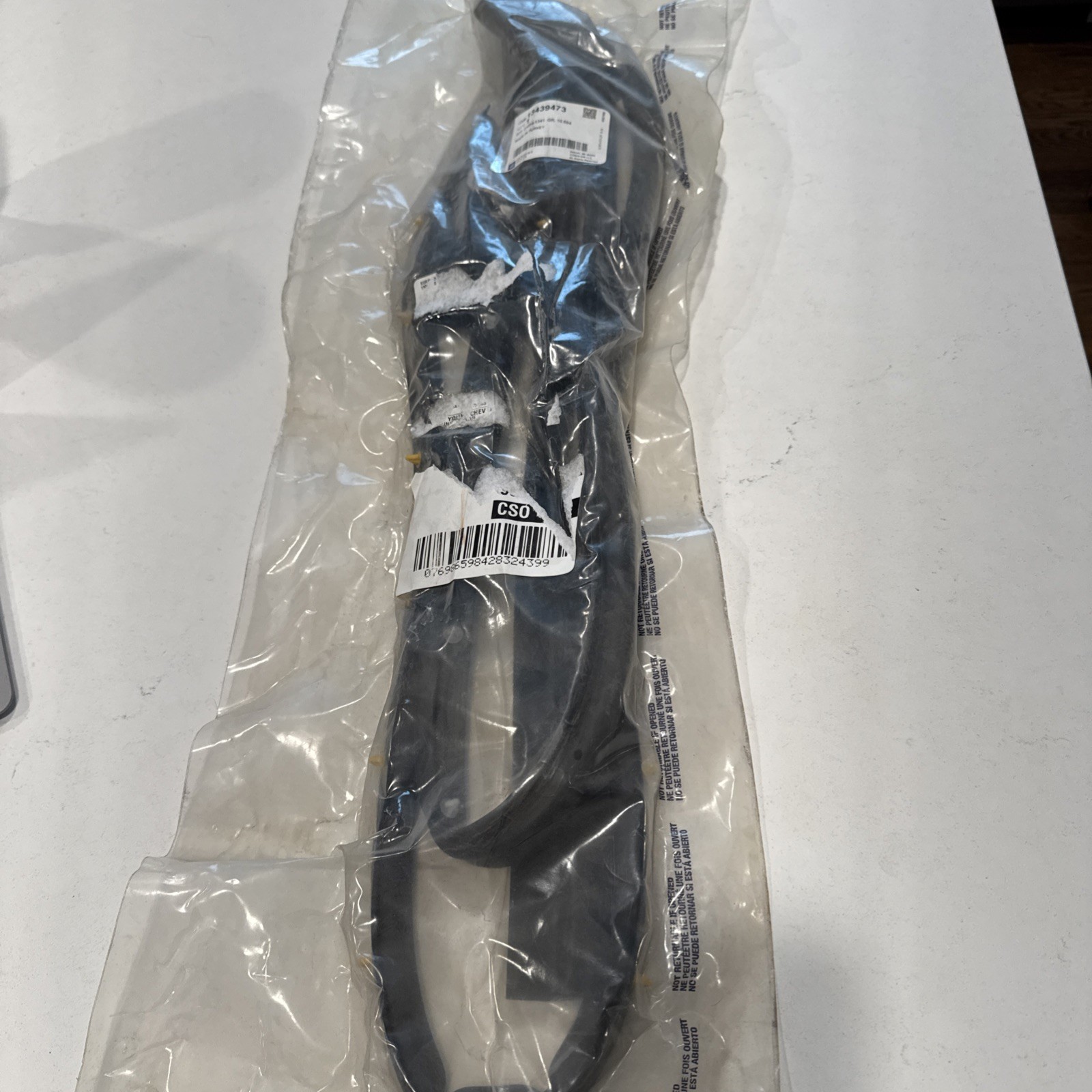 New OEM 2016-2019 Buick Cascada Driver’s Door Weatherstrip GM 13439473