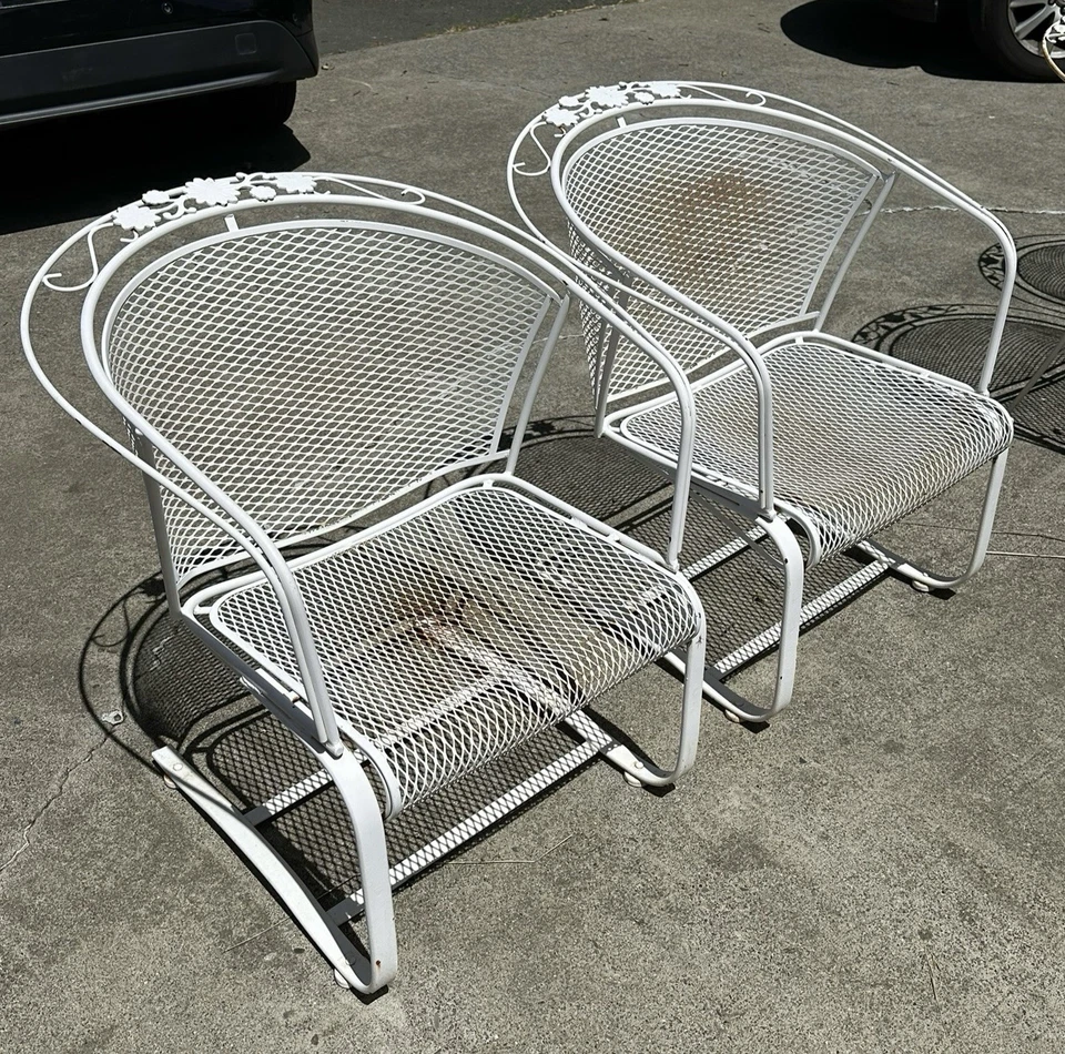 Vintage Russell Woodard Pair of Outdoor Patio Wrought Iron Spring Armchairs - Image 2 of 4