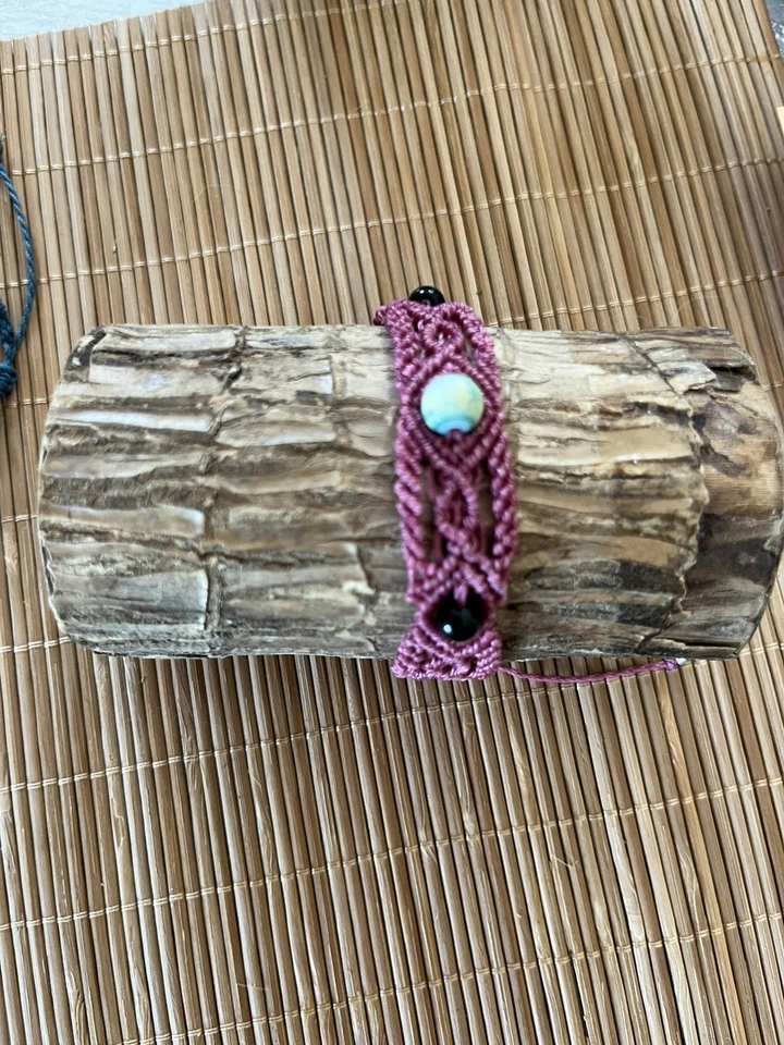 Bracelet Élise – Rose ( perle turquoise claire)Bracelet bohème en micro-macramé  - Photo 2/4