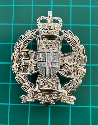 Inns of Court & City Yeomanry Queens Crown Anodised Cap Badge BB-134