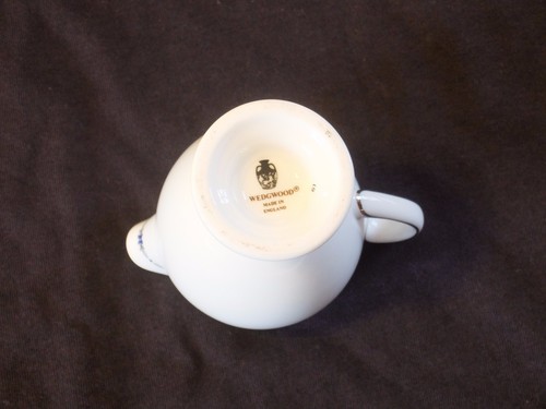 Wedgwood England AMHERST PLATINUM Globe Shape Creamer - Picture 3 of 3
