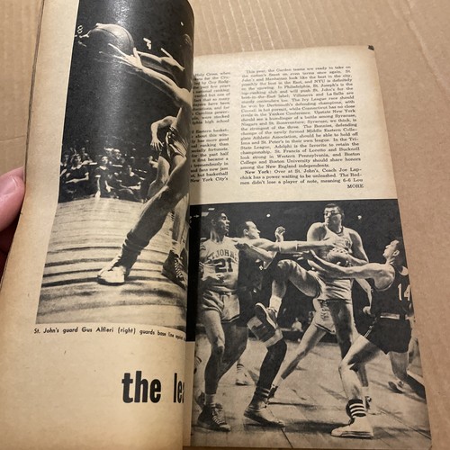 1959 Dell Basketball magazine Oscar Robertson Cincinnati Bearcats Jerry West - Picture 13 of 13