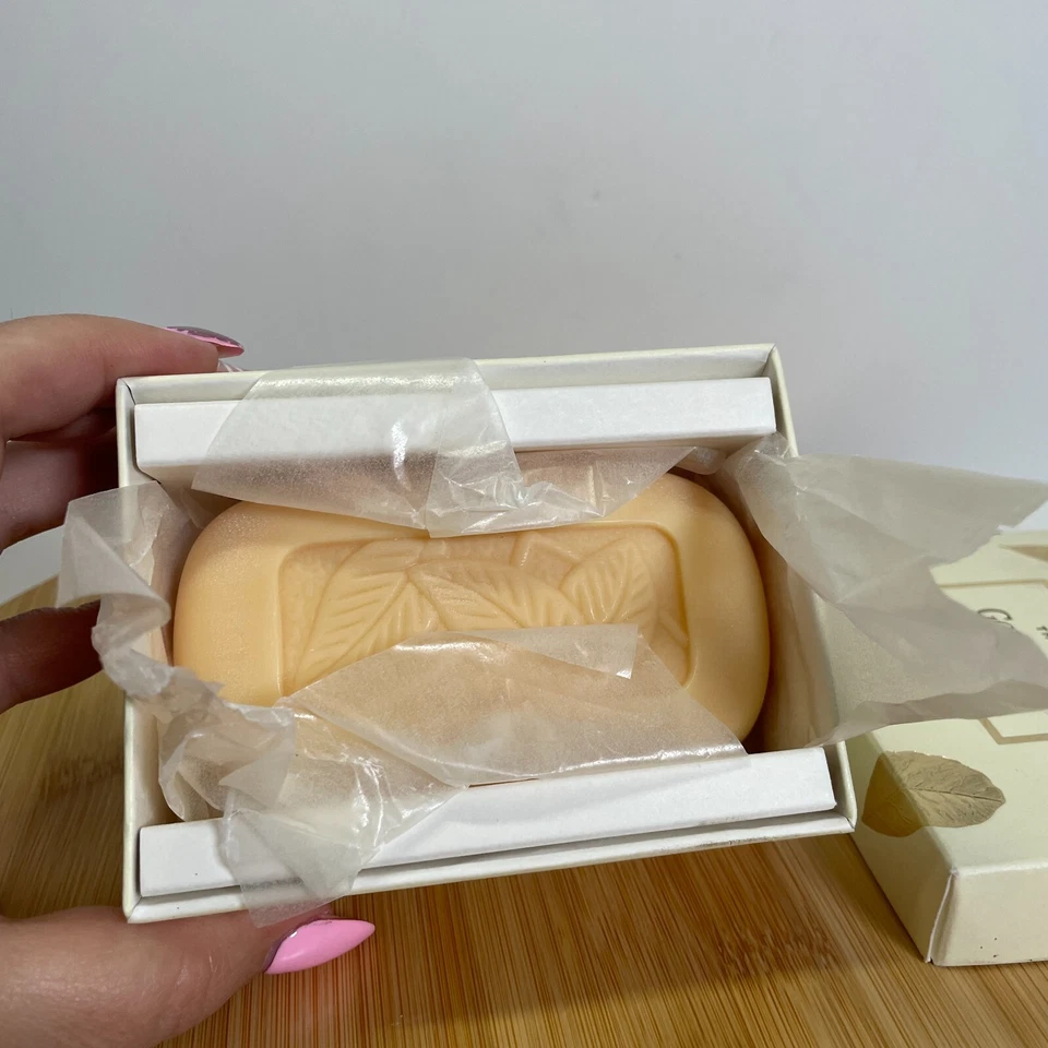 Thymes Goldleaf Perfumed Triple Milled Bar Soap 200g 7 oz Honey Aloe Vera - Image 3 of 3