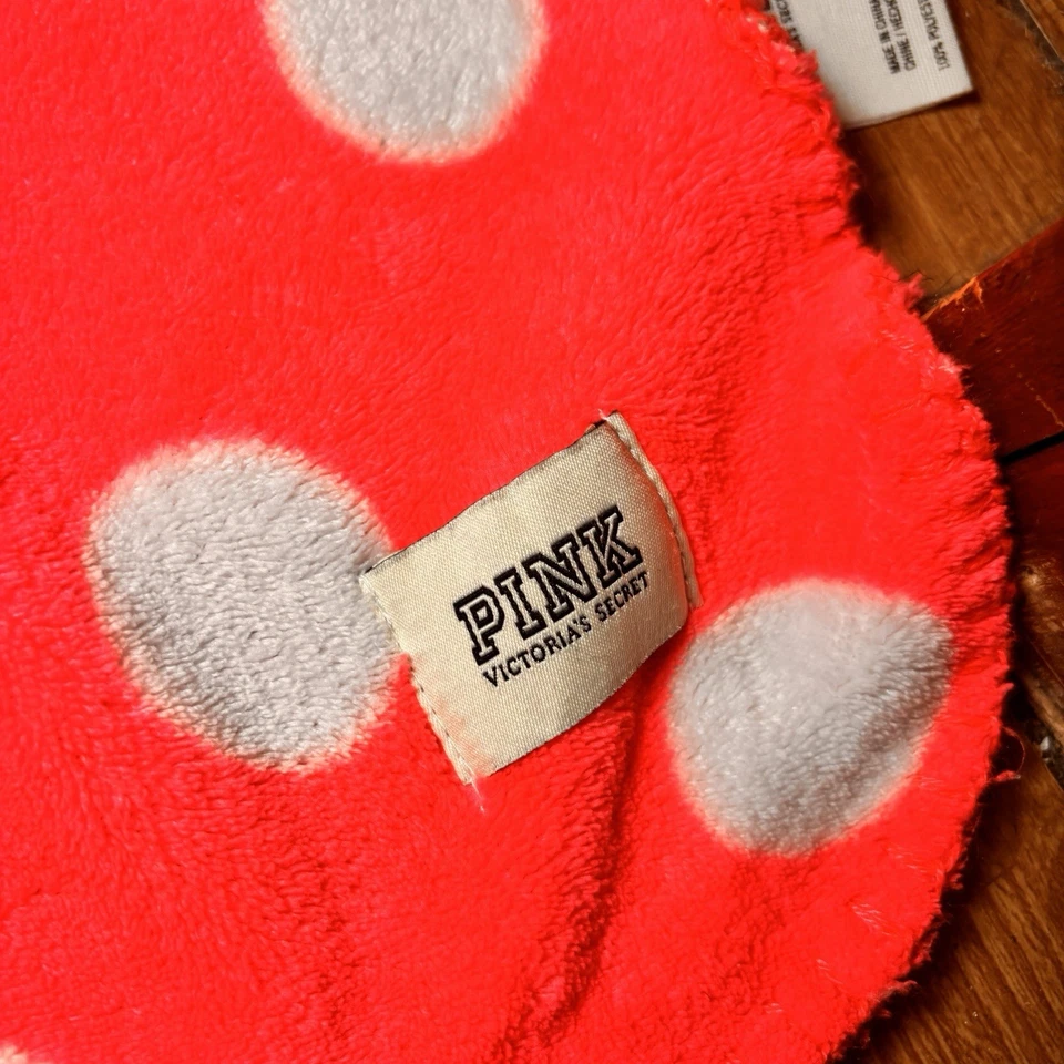 Manta polar a lunares ROSA Victoria’s Secret 64x52 suave tiro de felpa Foto 3 de 4