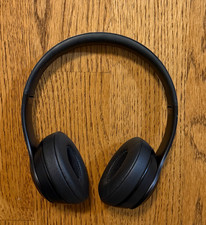 Beats by Dr. Dre Beats Solo3 Wireless On-Ear Headphones CASE INCLUDED- Black