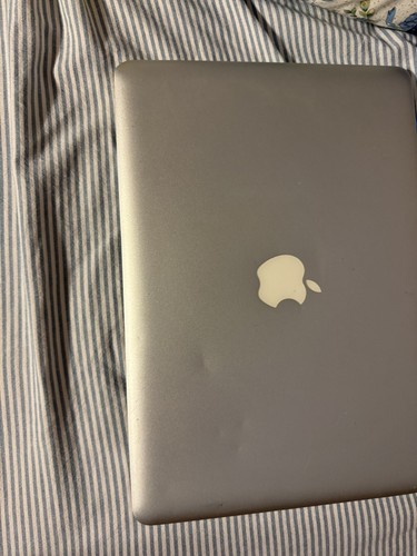 Apple MacBook Pro 13-inch 2011 - 2.3GHz, 4GB, 500GB SSD - Picture 6 of 10