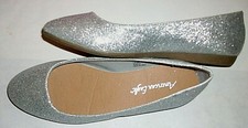 AMERICAN EAGLE NIB Girls Ladies 5 Silver Sparkle Flats Shoes Cushion Insole