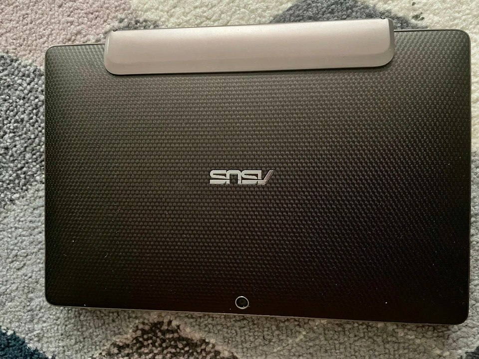 ASUS Eee Pad Transformer (TF101) - Image 2 of 3