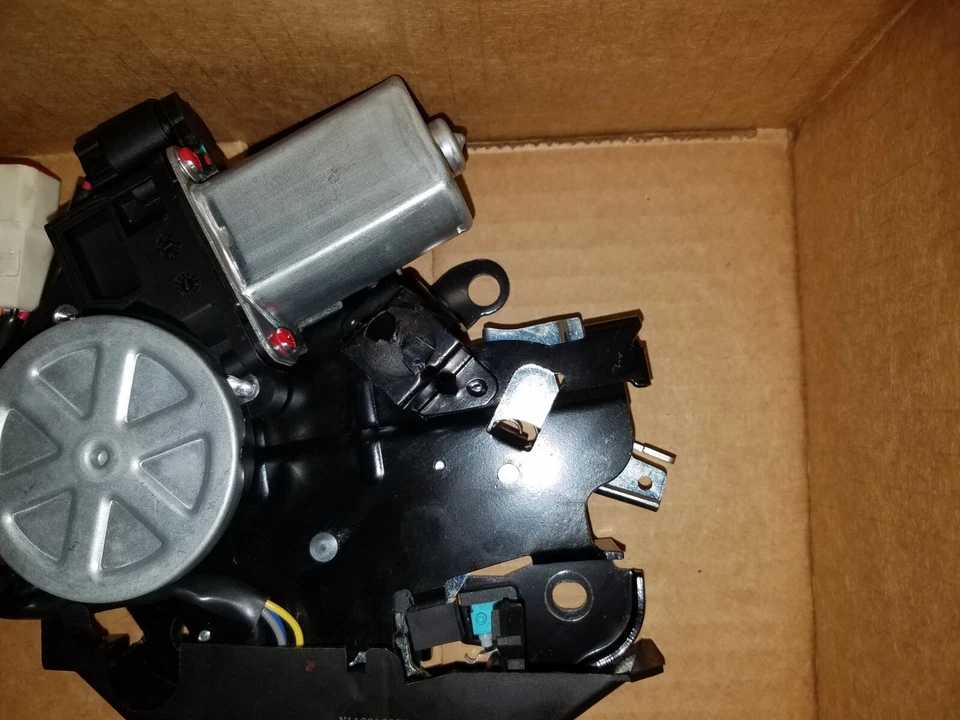 Lexus LS460 LS600H 2007 A 2012 tapa maletero trasero cierre motor actuador Foto 4 de 4