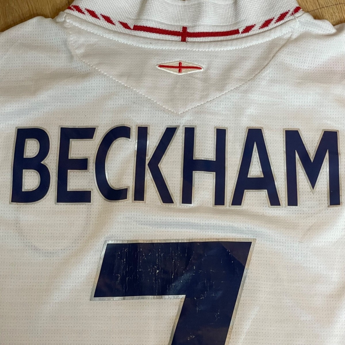 VINTAGE ENGLAND 2005/2006 #7 DAVID BECKHAM FOOTBALL JERSEY VINTAGE ENGLAND 2005/2006 #7 DAVID BECKHAM FOOTBALL JERSEY