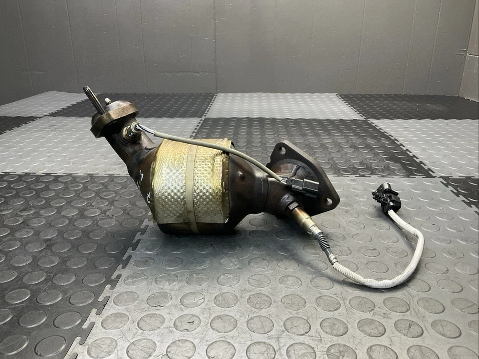 Ford Taurus 2010-2012 3,5 L sistema de escape delantero tubo convertidor catalítico OEM Foto 3 de 4