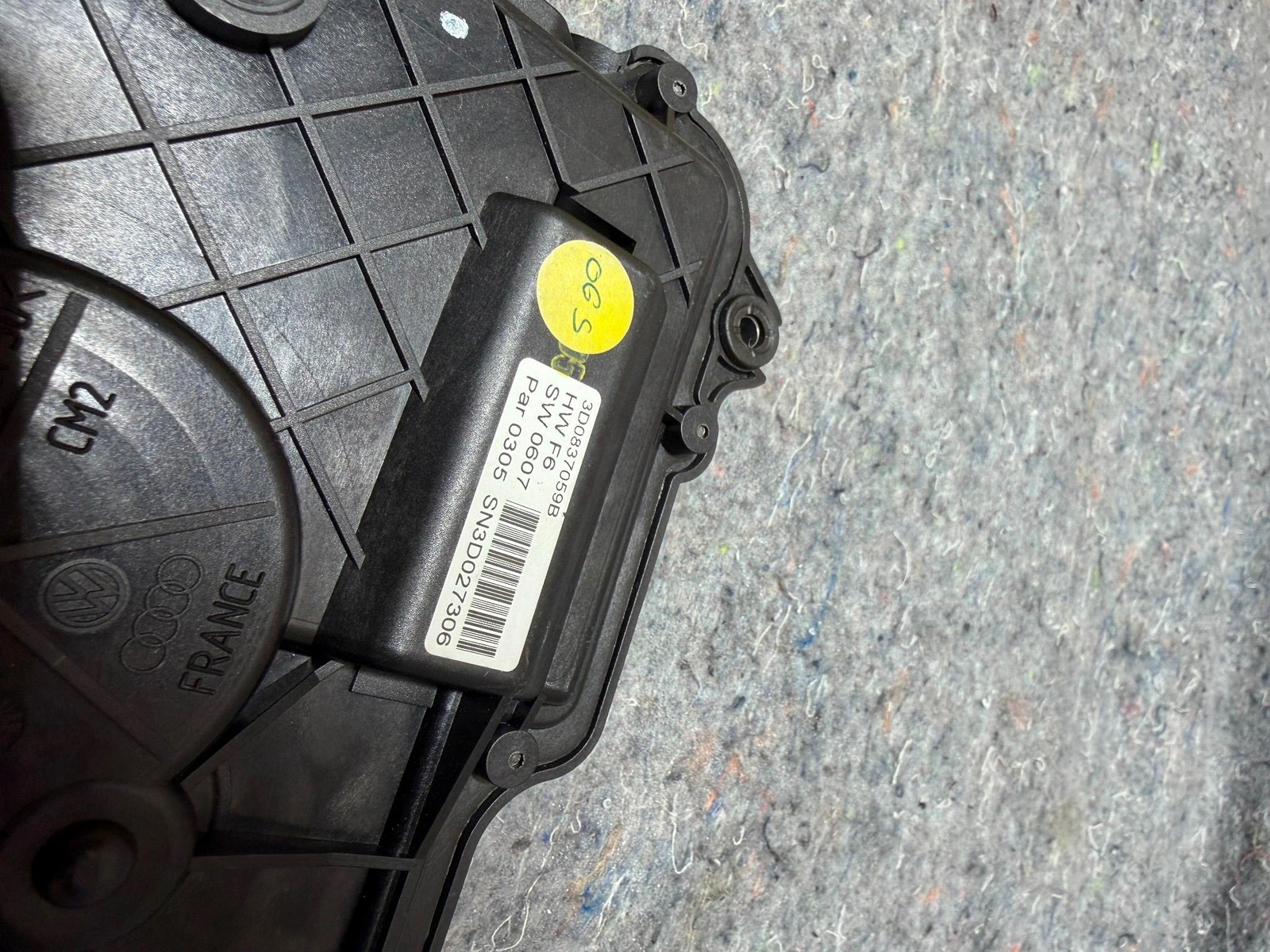 06-10 BENTLEY FLYING SPUR LEFT LH DOOR SOFT CLOSE ACTUATOR 3D0837059B