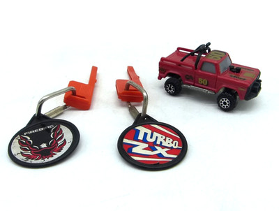 Kidco Burning Key Car Auto Jeep rot ca. 6,5 cm + 2 Schlüssel vintage