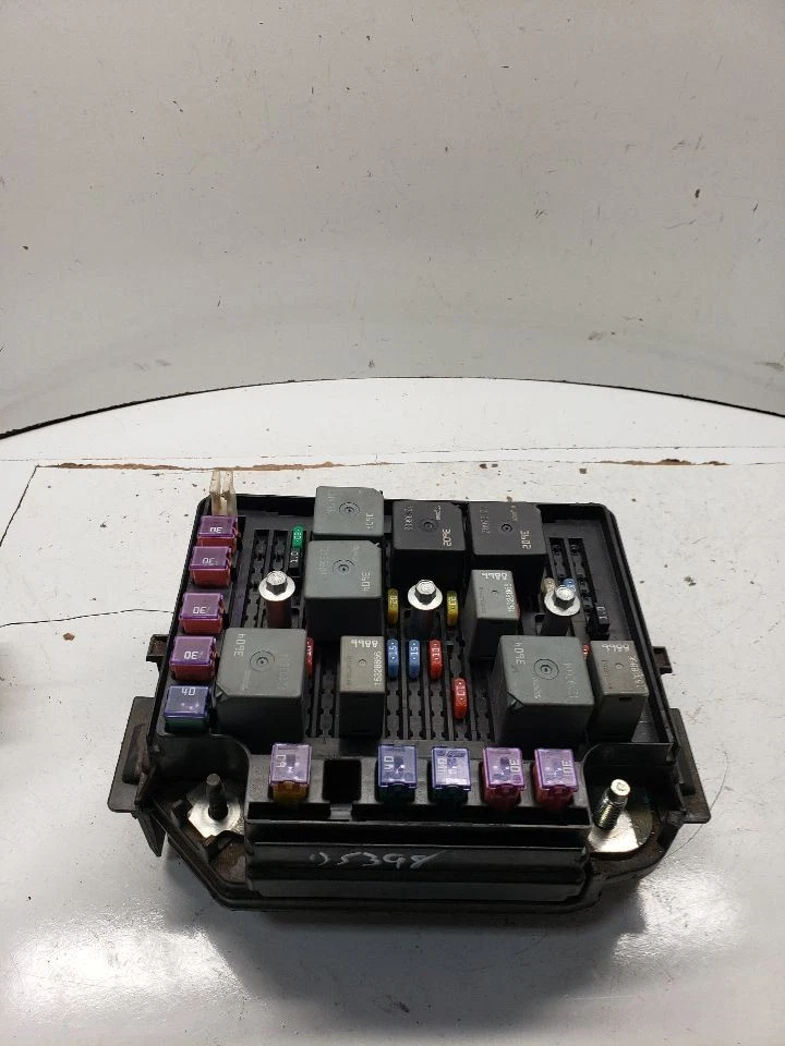 Motor de caja de fusibles con válvula de retención de aire California se adapta a 07 ION 1379276 Foto 2 de 4