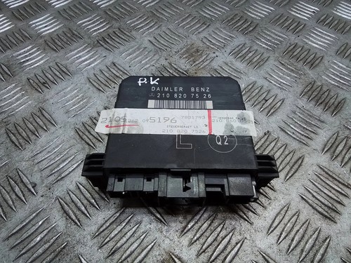 MERCEDES-BENZ E W210 Türsteuergerät vorne links 2108207526 2.20 Diesel 24039898