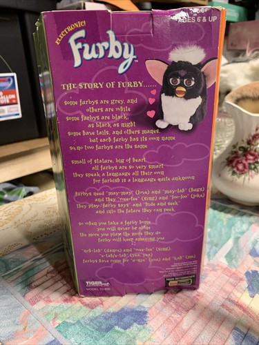 Furby 1998 Black White Feet Pink Ears Green Eyes New Sealed Box Model 70-800 - Picture 6 of 10