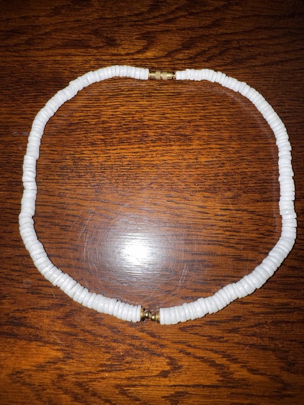 1970’s Vintage Hawaiian Puka Shell Necklace with Brass Barrel Clasp 17.5”