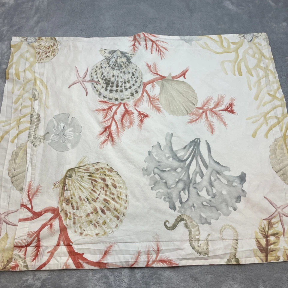 Almohada Pottery Barn tamaño estándar coral costero concha marina playa océano Foto 2 de 4