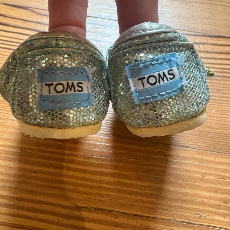 TOMS Clásico Azul Brillo Zapatos de Bebé Planos Sin Cordones TALLA 2 Foto 4 de 4