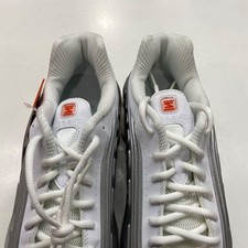 (W) Nike Shox R4 White Metallic Silver Sneakers