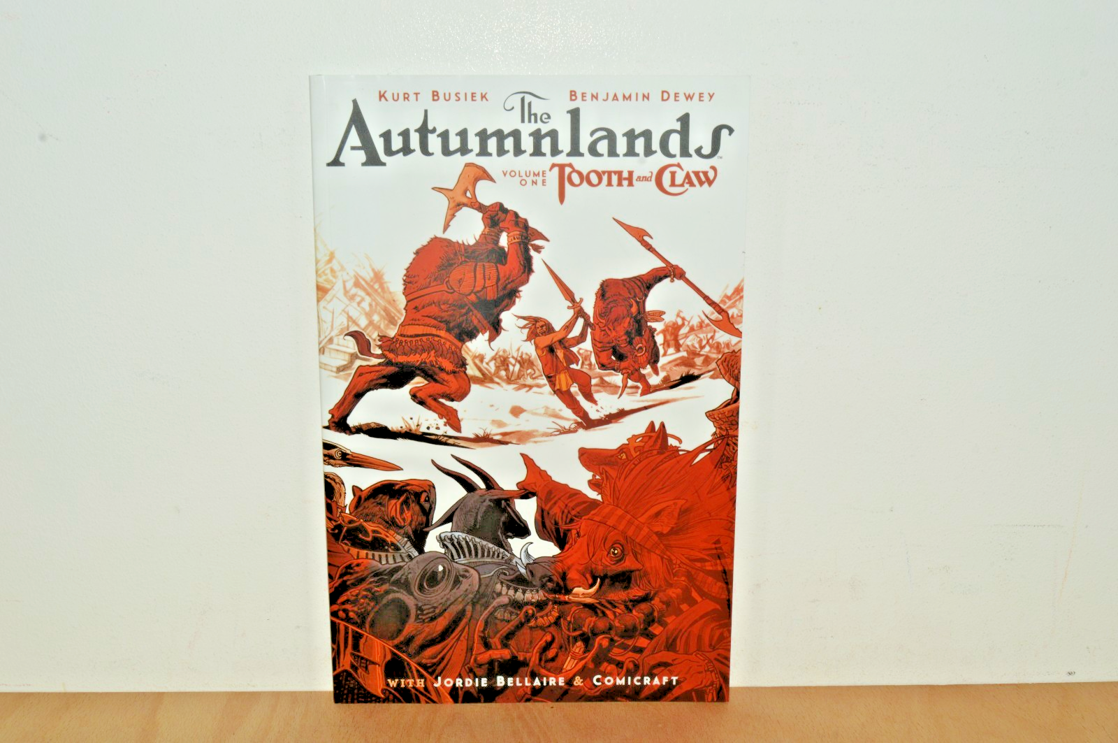 Image: Autumnlands Volume One Tooth and Claw - Kurt Busiek (#V4) 1st Printing