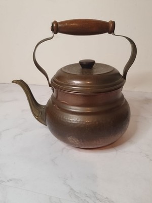Vintage gehämmerter Kupfer Wasserkocher Topf Messing Ausguss Griff Holz Dekor