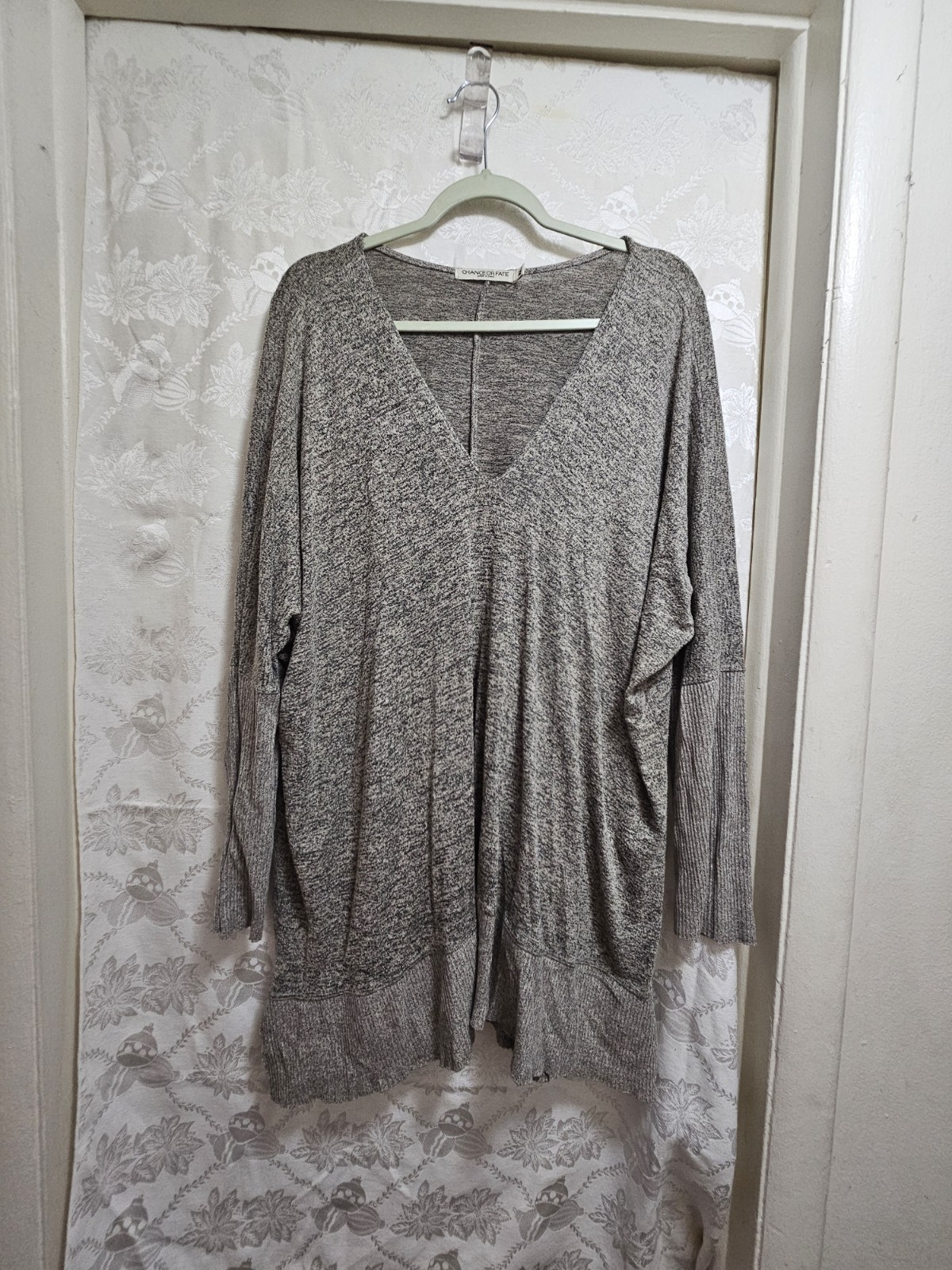 Chance or Fate Gray Knit Pullover Sweater XL V-Neck Long Sleeve Relaxed Fit