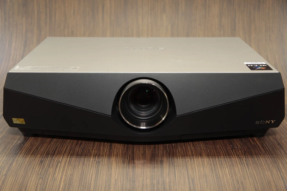 Sony VPL-FE40 1400x1050 SXGA+ HD LCD projector - Works perfect - low use! READ - Image 2 of 4