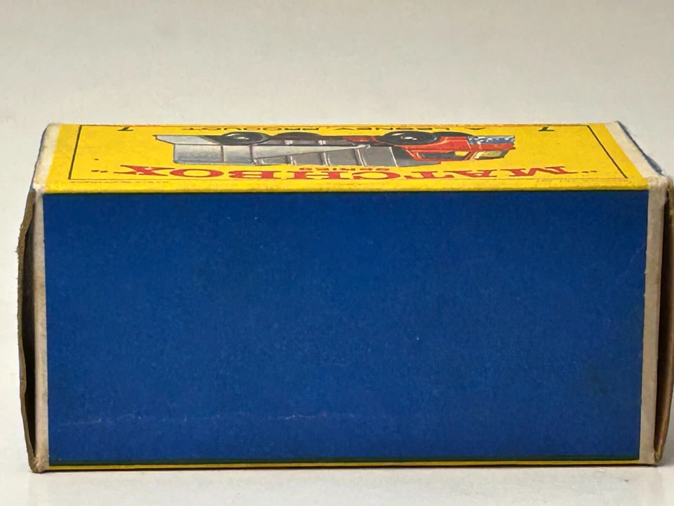 Matchbox No. 7 Refuse Garbage Truck with Original Box, Nice - Image 2 of 4