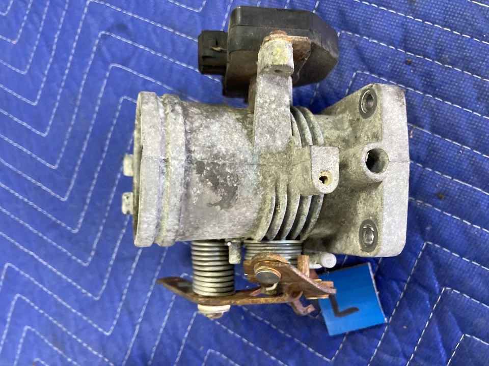 BMW 318i 325i E30 1984-1991 admisión de carrocería del acelerador 1285330 OEM #2690M Foto 4 de 4