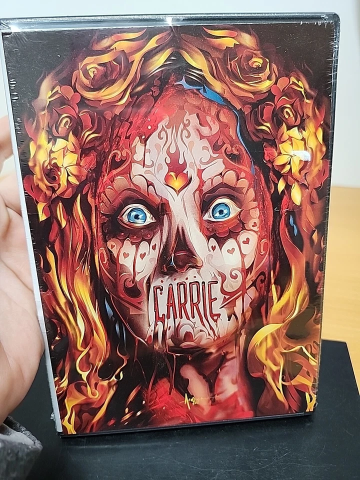 Carrie (DVD, 2012, Stephen King) Sissy Spacek, Piper Laurie - Image 2 of 4