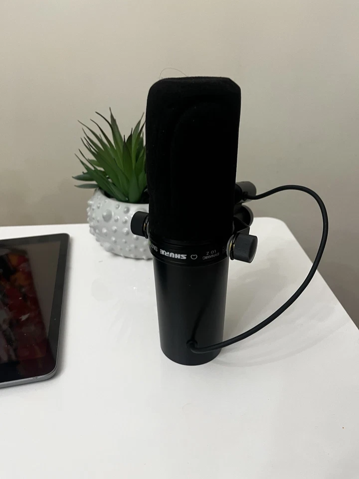 Микрофон вокальный динамический Shure SM7dB со встроенным предусилителем - Изображение 3 из 3