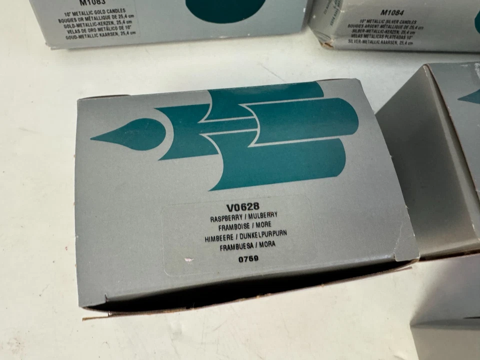 LOTE x39 Partylite 10" velas metálicas prata/ouro/vermelho cônicas M1084 83 V0650 623 - Imagem 3 de 4