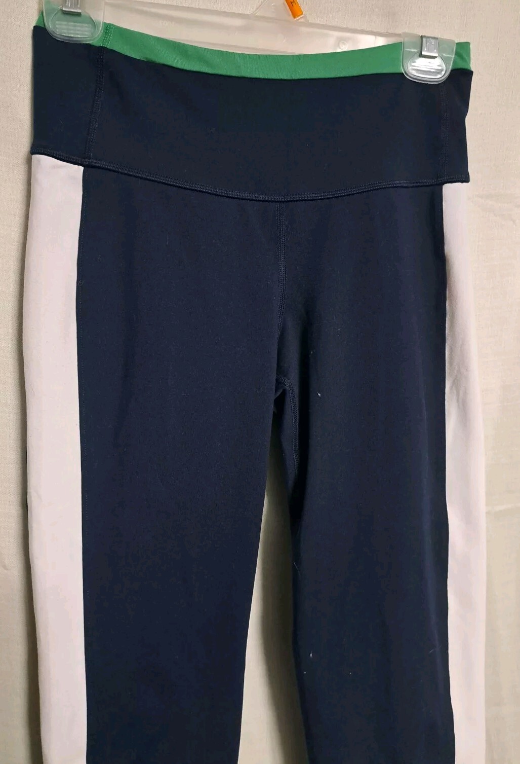 Size Medium Petite Old Navy Active Elevate Leggin… - image 3
