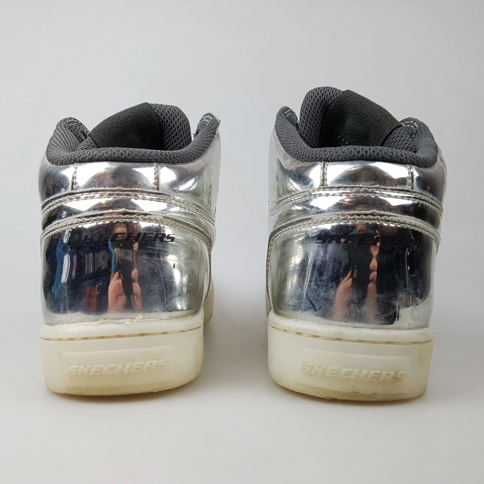 Boy's SKECHERS Energy Lights Sz 4. US Shoes Silver LED Lights | 3+ Extra 10% Off Foto 4 de 4