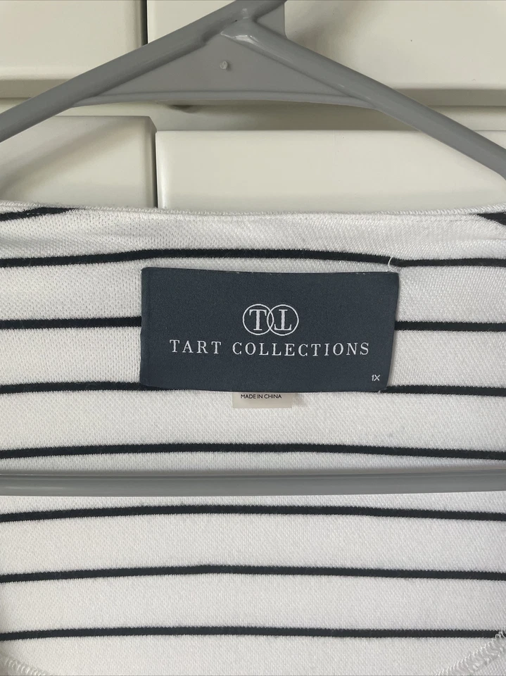 Tart Collections - Sudadera Blazer - 1X - Excelente Estado - Blanco/Negro Foto 2 de 4