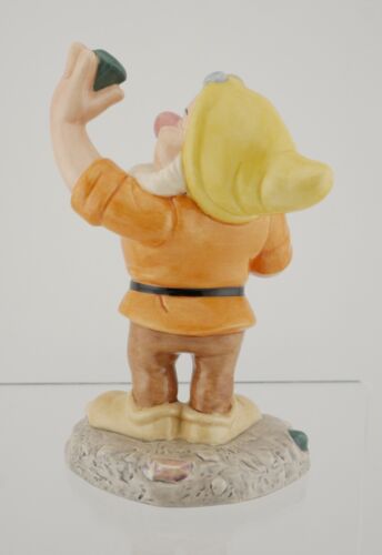 Royal Doulton Disney Showcase Snow White & The Seven Dwarfs Dear Old Doc SW25 - Picture 3 of 4