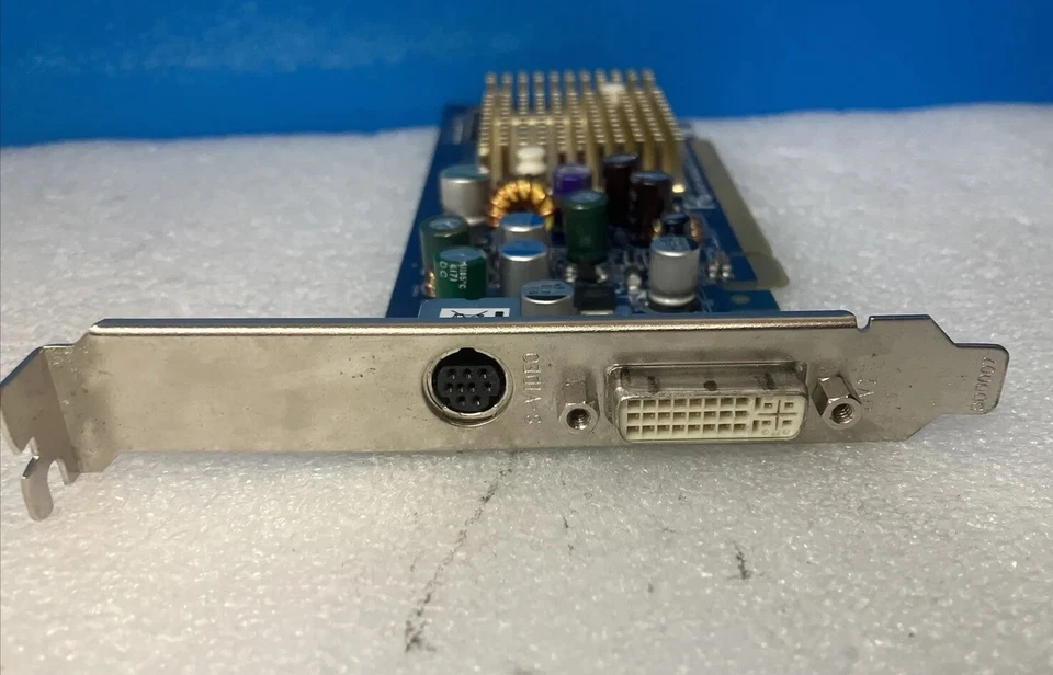 ~GIGABYTE NVIDIA GeForce 6200 GV-NX62TC256DS PCIe 256MB DVI S-Video Graphic Card - Image 3 of 4