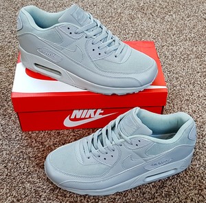air max triple grey